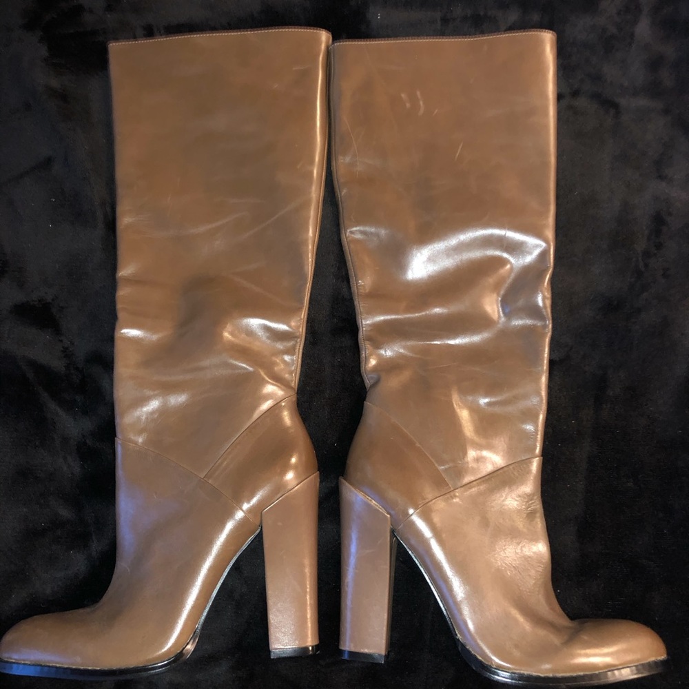 Brand new never worn taupe heeled boots size  10.